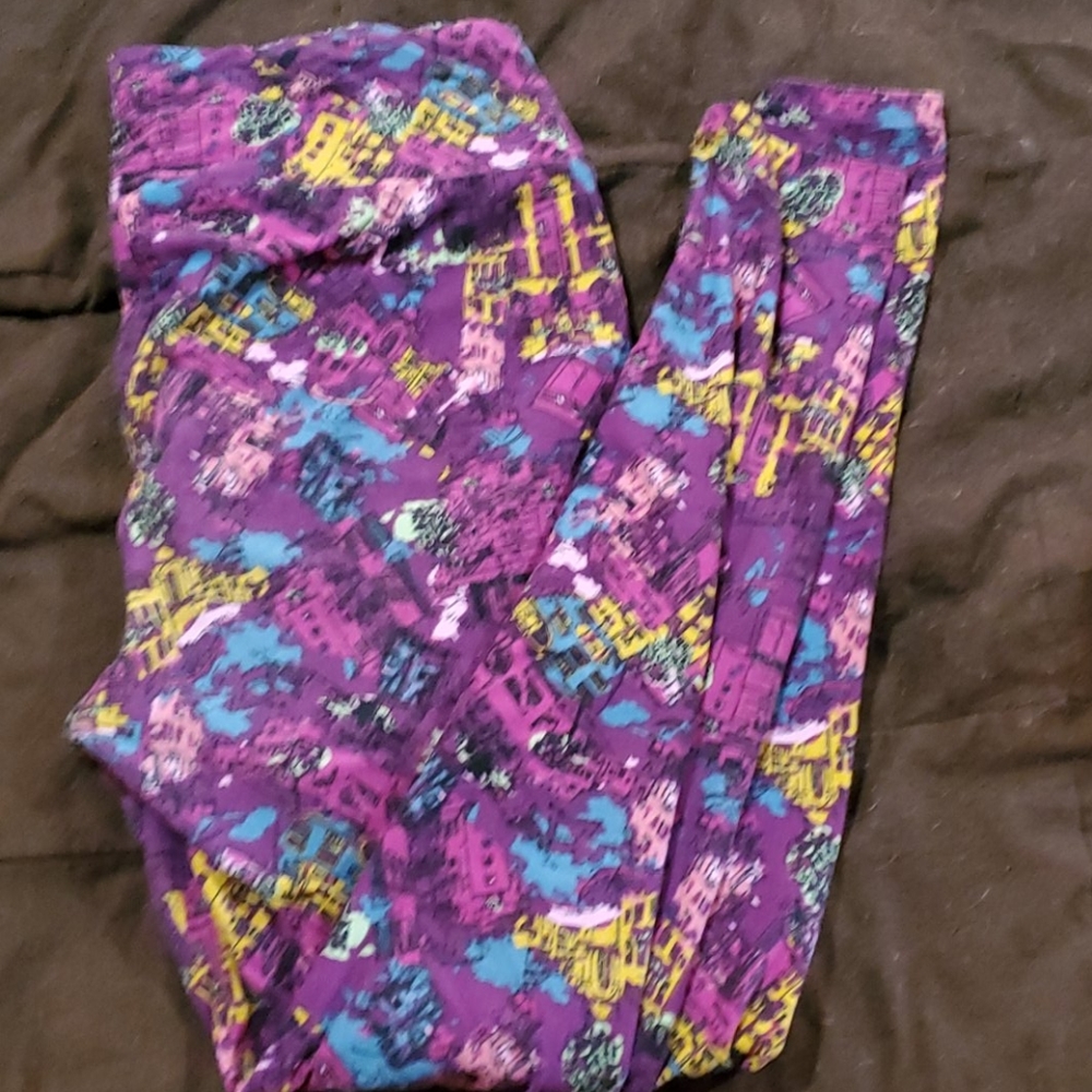 LulaRoe Tall and Curvy leggings